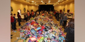 Arizona Builders Alliance Members Collect Gifts for Thousands of Children in Need